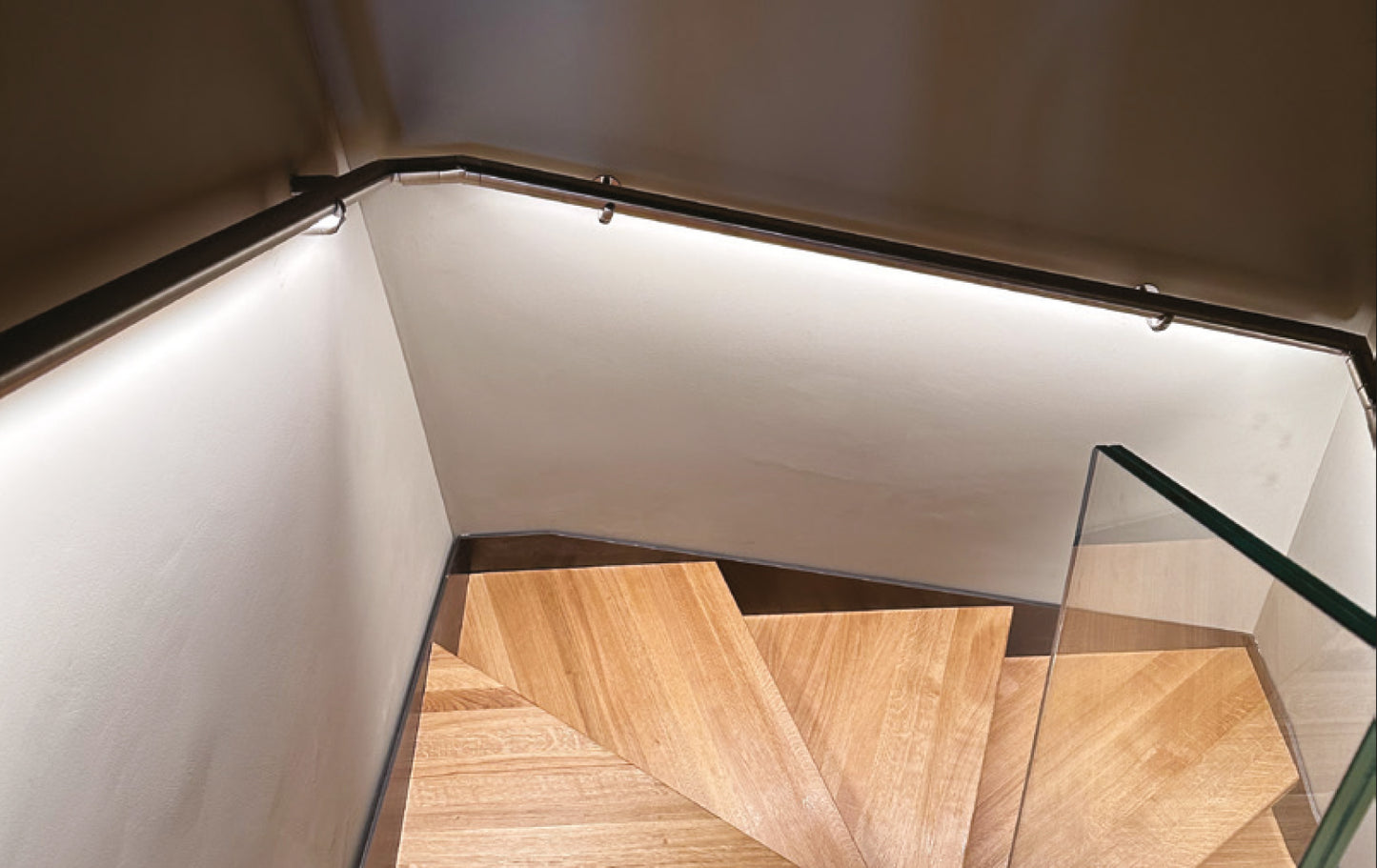Ooi - Corrimano Luminoso a LED in Acciaio Inox personalizzabile e su misura